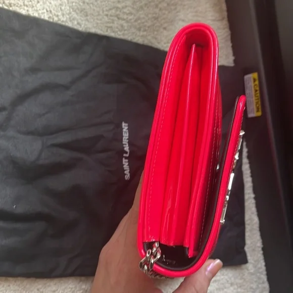 ❤️TRADED❤️YSL Saint Laurent HOT PINK patent LIKE NEW silver logo Vicky crossbody - Picture 6 of 15